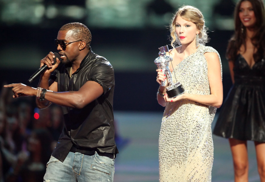 Kayne stealing the stage from Taylor during the 2009 VMAS