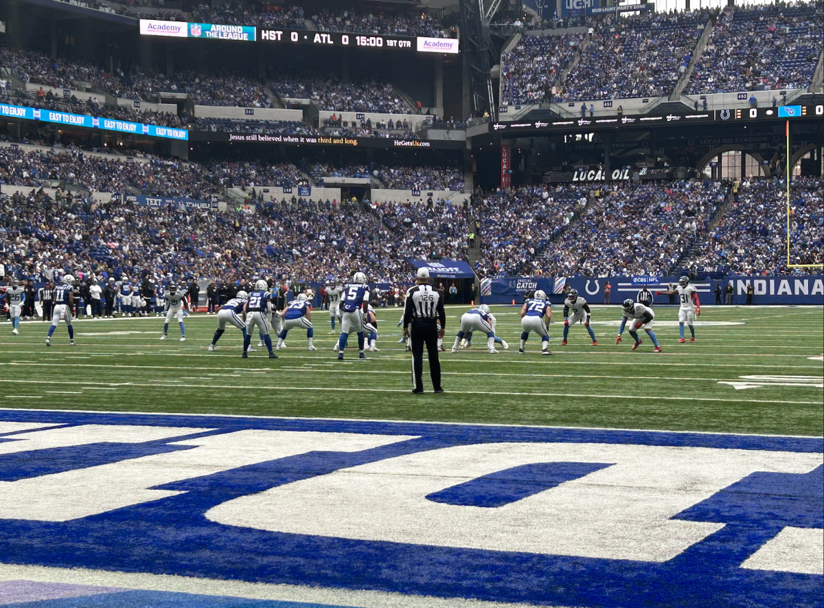 Anthony Richardson prepares to snap the ball in the Colt's Week 5 Game versus the Titans