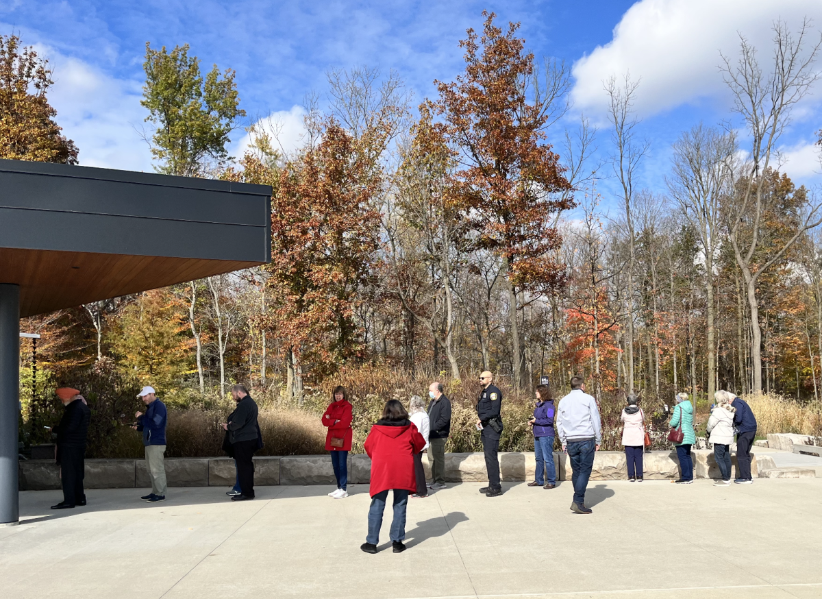 Poll lines for Carmel ballots