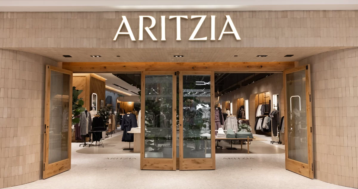 Front View of Aritzia in the Keystone Mall in Indianapolis